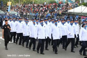Desfile Policial En Fuerzas de Victorias desde la Avenida de Bolívar a Chávez