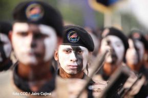 Desfile Policial En Fuerzas de Victorias desde la Avenida de Bolívar a Chávez