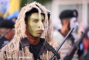 Desfile Policial En Fuerzas de Victorias desde la Avenida de Bolívar a Chávez