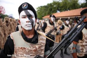 Desfile Policial En Fuerzas de Victorias desde la Avenida de Bolívar a Chávez