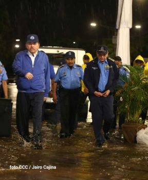 Desfile Policial En Fuerzas de Victorias desde la Avenida de Bolívar a Chávez