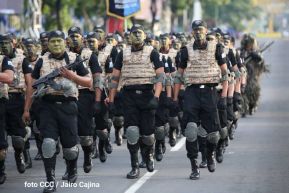 Desfile Policial En Fuerzas de Victorias desde la Avenida de Bolívar a Chávez