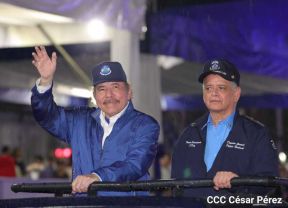 Desfile Policial En Fuerzas de Victorias desde la Avenida de Bolívar a Chávez