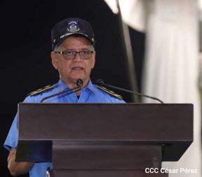 Desfile Policial En Fuerzas de Victorias desde la Avenida de Bolívar a Chávez