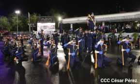 Desfile Policial En Fuerzas de Victorias desde la Avenida de Bolívar a Chávez