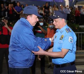 Desfile Policial En Fuerzas de Victorias desde la Avenida de Bolívar a Chávez