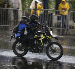 Desfile Policial En Fuerzas de Victorias desde la Avenida de Bolívar a Chávez
