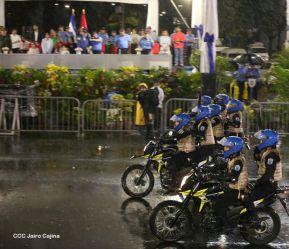 Desfile Policial En Fuerzas de Victorias desde la Avenida de Bolívar a Chávez