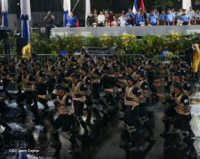 Desfile Policial En Fuerzas de Victorias desde la Avenida de Bolívar a Chávez