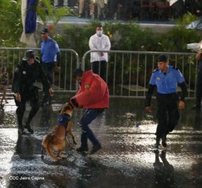 Desfile Policial En Fuerzas de Victorias desde la Avenida de Bolívar a Chávez