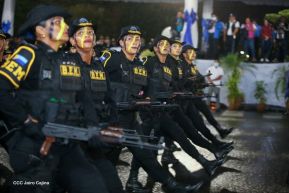 Desfile Policial En Fuerzas de Victorias desde la Avenida de Bolívar a Chávez