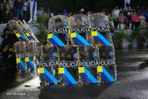 Desfile Policial En Fuerzas de Victorias desde la Avenida de Bolívar a Chávez