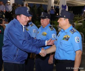 Desfile Policial En Fuerzas de Victorias desde la Avenida de Bolívar a Chávez