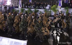 Desfile Policial En Fuerzas de Victorias desde la Avenida de Bolívar a Chávez