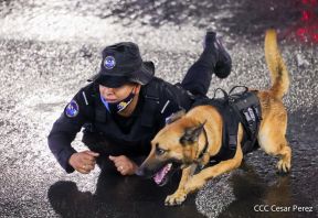 Desfile Policial En Fuerzas de Victorias desde la Avenida de Bolívar a Chávez