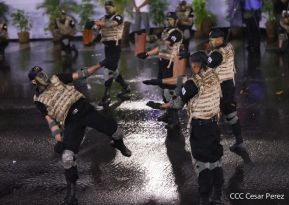 Desfile Policial En Fuerzas de Victorias desde la Avenida de Bolívar a Chávez