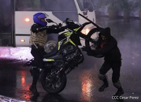 Desfile Policial En Fuerzas de Victorias desde la Avenida de Bolívar a Chávez