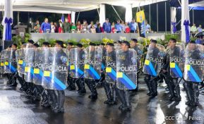 Desfile Policial En Fuerzas de Victorias desde la Avenida de Bolívar a Chávez