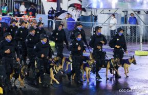 Desfile Policial En Fuerzas de Victorias desde la Avenida de Bolívar a Chávez