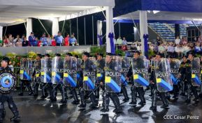 Desfile Policial En Fuerzas de Victorias desde la Avenida de Bolívar a Chávez