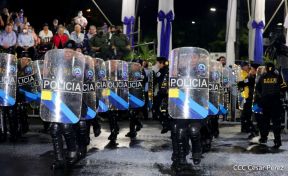 Desfile Policial En Fuerzas de Victorias desde la Avenida de Bolívar a Chávez