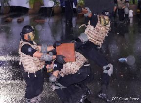 Desfile Policial En Fuerzas de Victorias desde la Avenida de Bolívar a Chávez