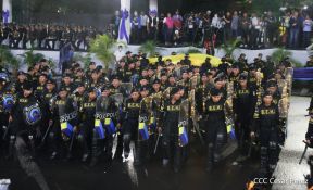 Desfile Policial En Fuerzas de Victorias desde la Avenida de Bolívar a Chávez