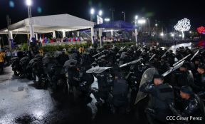 Desfile Policial En Fuerzas de Victorias desde la Avenida de Bolívar a Chávez