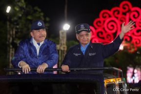 Desfile Policial En Fuerzas de Victorias desde la Avenida de Bolívar a Chávez