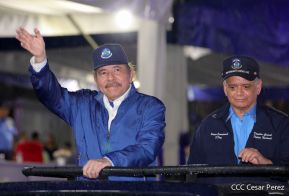 Desfile Policial En Fuerzas de Victorias desde la Avenida de Bolívar a Chávez