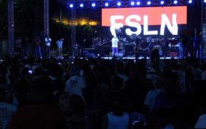 Celebración de la Fiesta de las Victorias en Avenida de Bolívar a Chávez