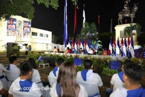 Homenaje al héroe nacional Roberto Clemente