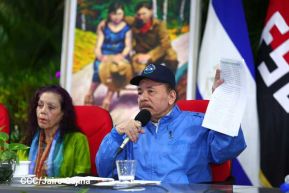 Presidente Daniel y Compañera Rosario en comunicación con las familias nicaragüenses