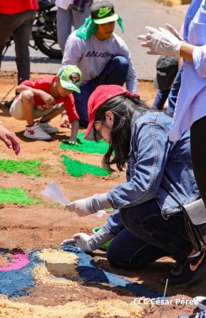 Alfombras Pasionarias: Arte que brota de las manos de un Pueblo de Fé, un Pueblo Cristiano