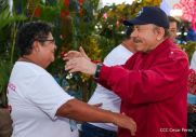Acto en celebración acto de la entrega de buses de China a transportistas de Managua