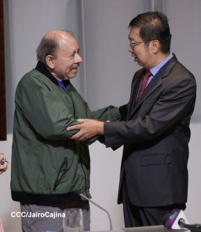 Copresidentes de Nicaragua despiden al Embajador de la República Popular China, Compañero Chen Xi