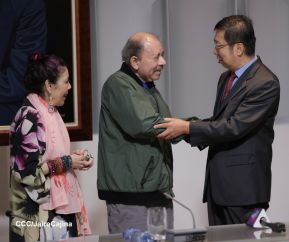 Copresidentes de Nicaragua despiden al Embajador de la República Popular China, Compañero Chen Xi