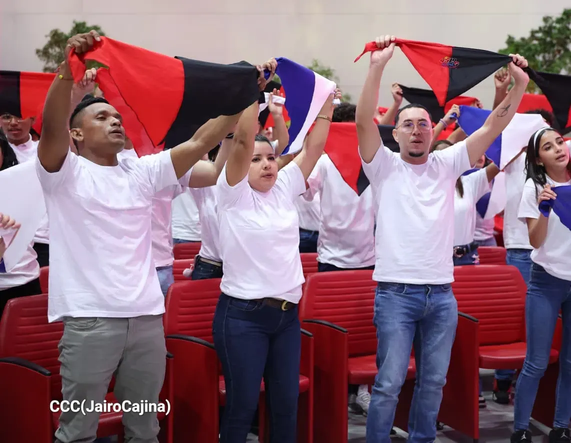 Entrega del Hospital Sandino Nuevo Amanecer en saludo al General de Hombres y Mujeres Libres