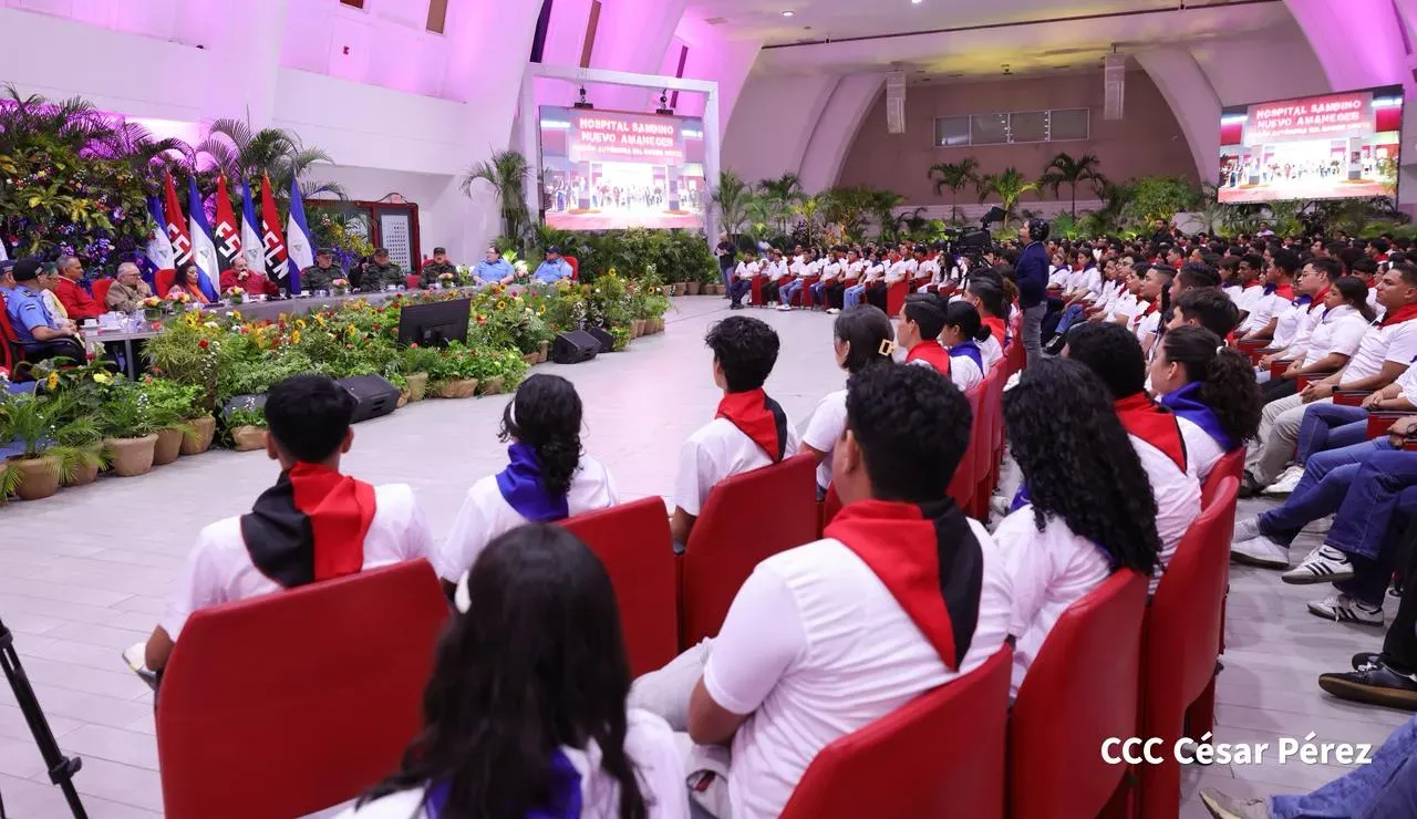 Entrega del Hospital Sandino Nuevo Amanecer en saludo al General de Hombres y Mujeres Libres