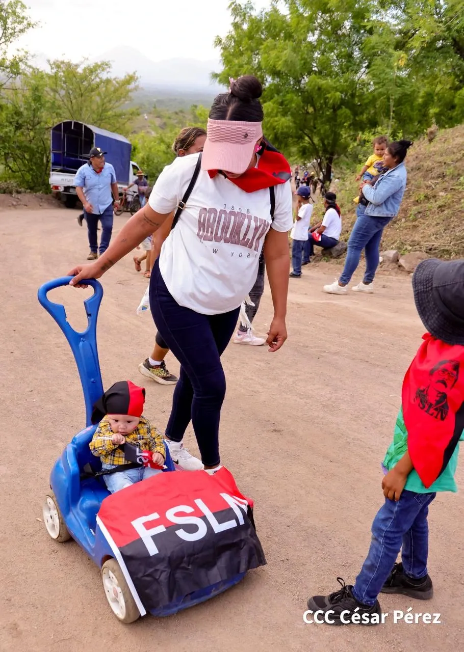 Multitudinaria caminata recuerda la histórica toma del Fortín de Acosasco en León