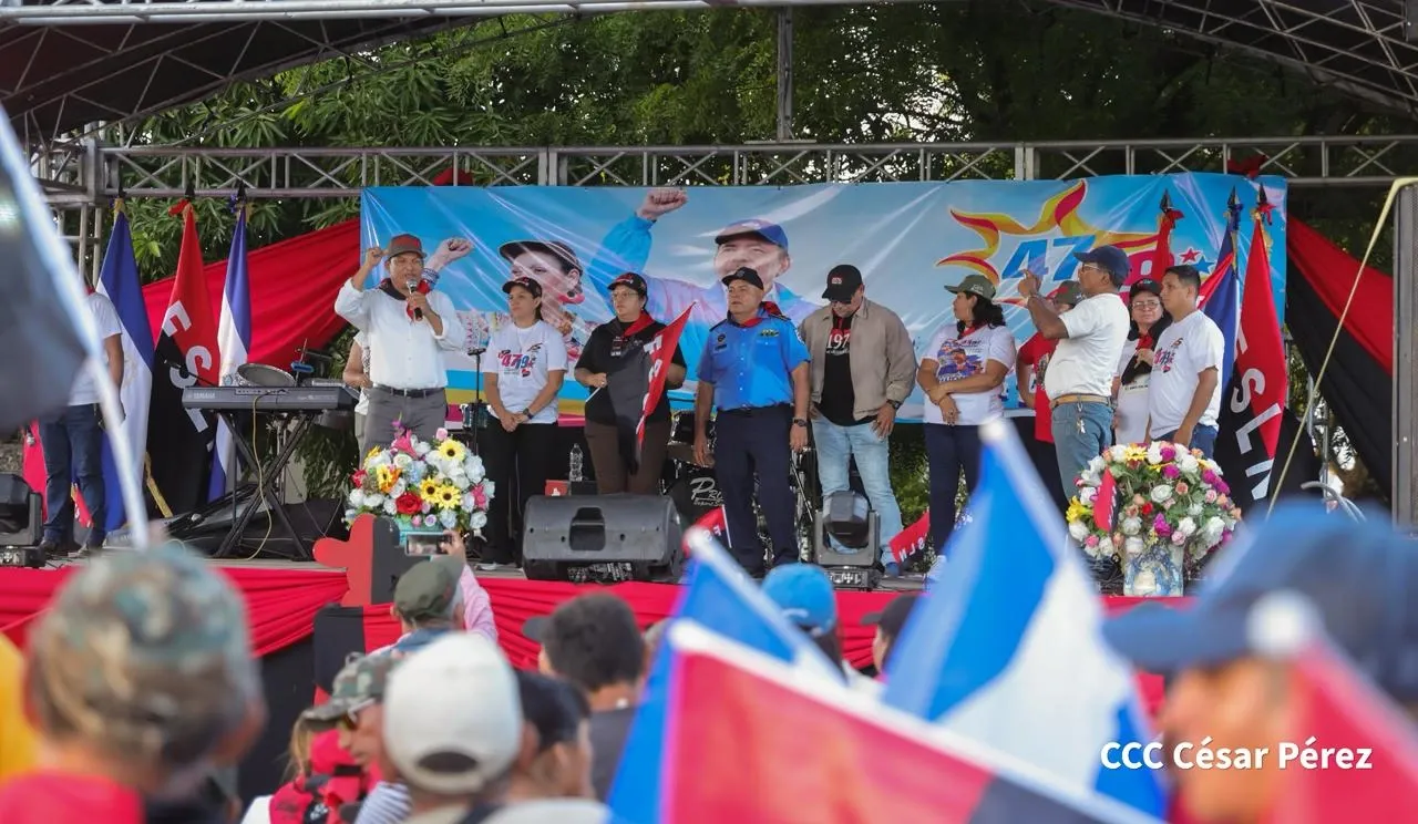 Multitudinaria caminata recuerda la histórica toma del Fortín de Acosasco en León