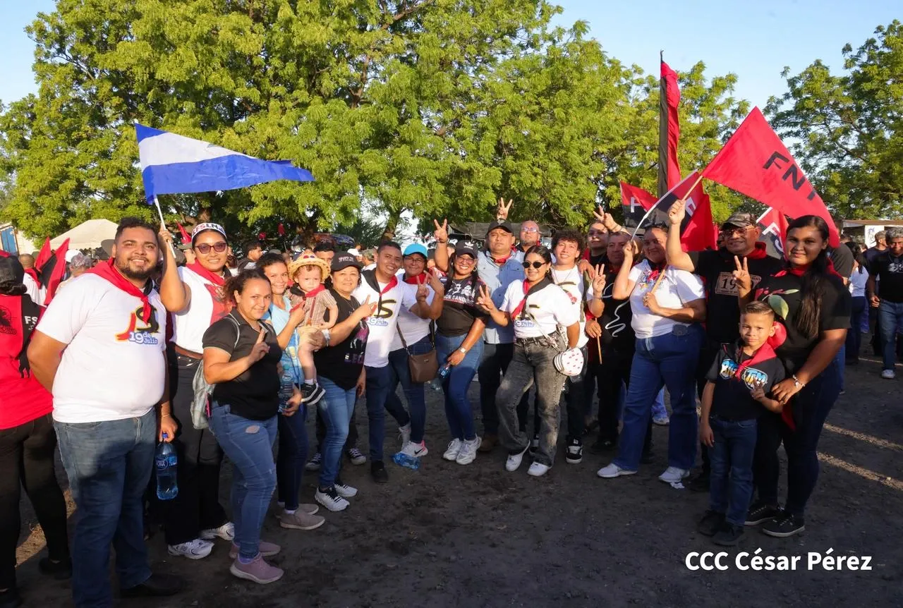 Multitudinaria caminata recuerda la histórica toma del Fortín de Acosasco en León