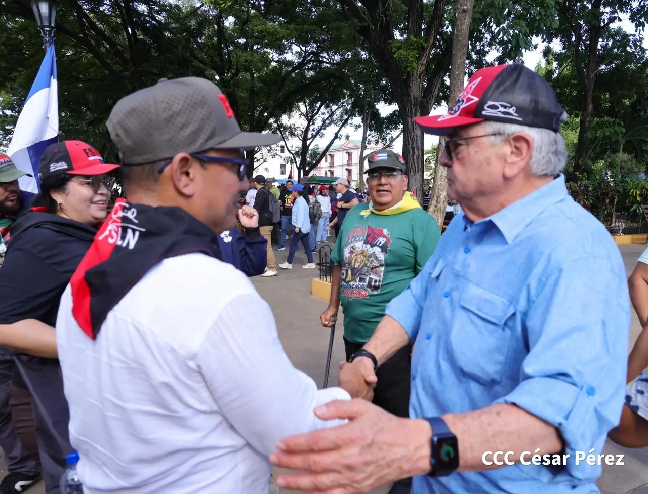 Multitudinaria caminata recuerda la histórica toma del Fortín de Acosasco en León