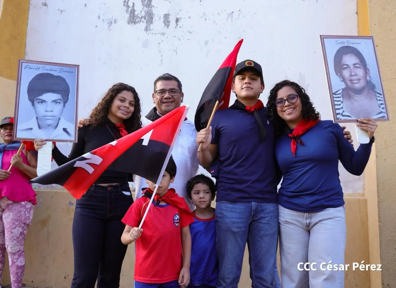 Multitudinaria caminata recuerda la histórica toma del Fortín de Acosasco en León