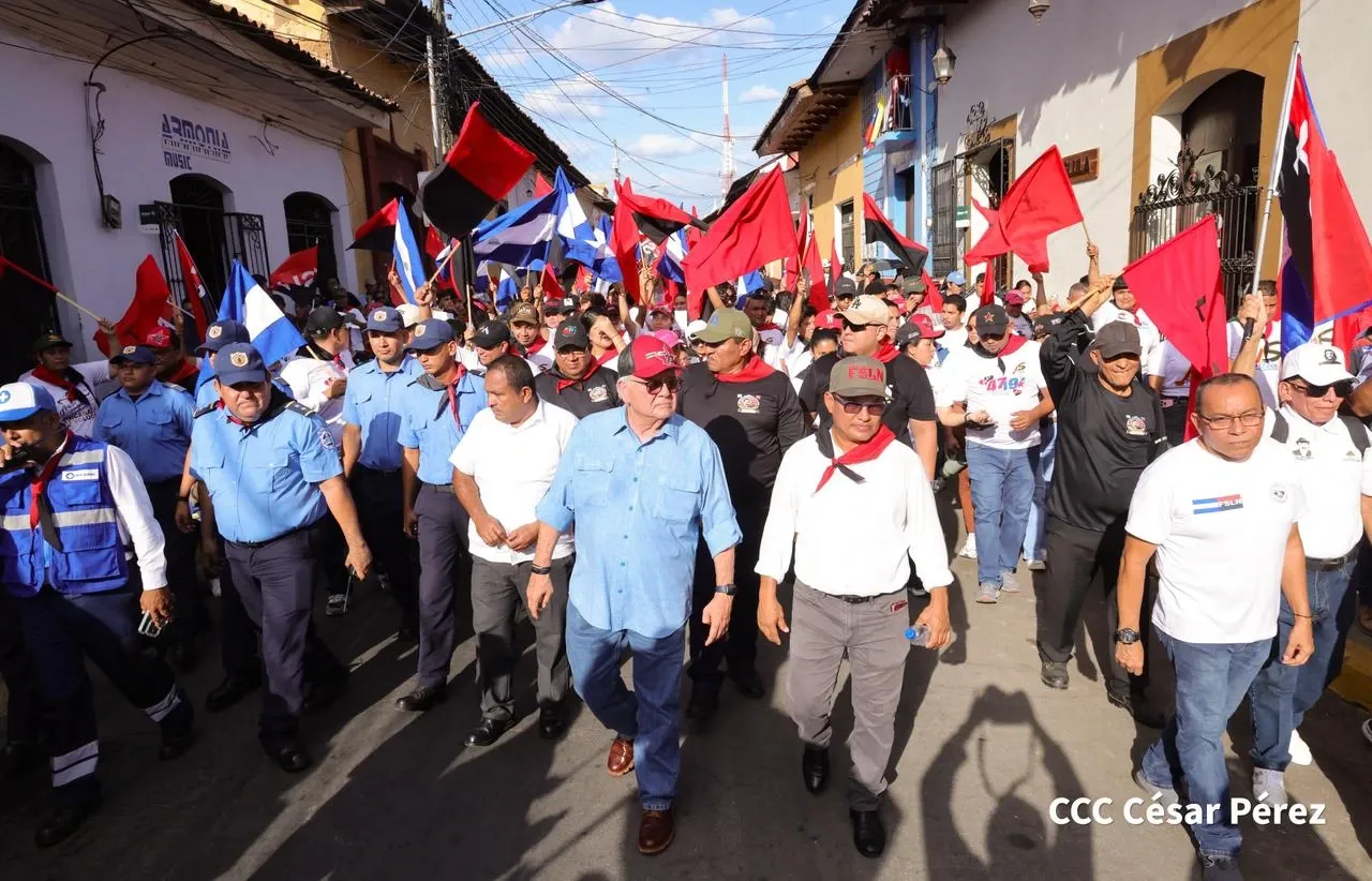 Multitudinaria caminata recuerda la histórica toma del Fortín de Acosasco en León