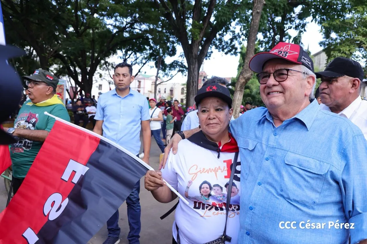 Multitudinaria caminata recuerda la histórica toma del Fortín de Acosasco en León