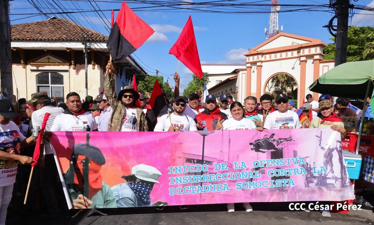 Multitudinaria caminata recuerda la histórica toma del Fortín de Acosasco en León