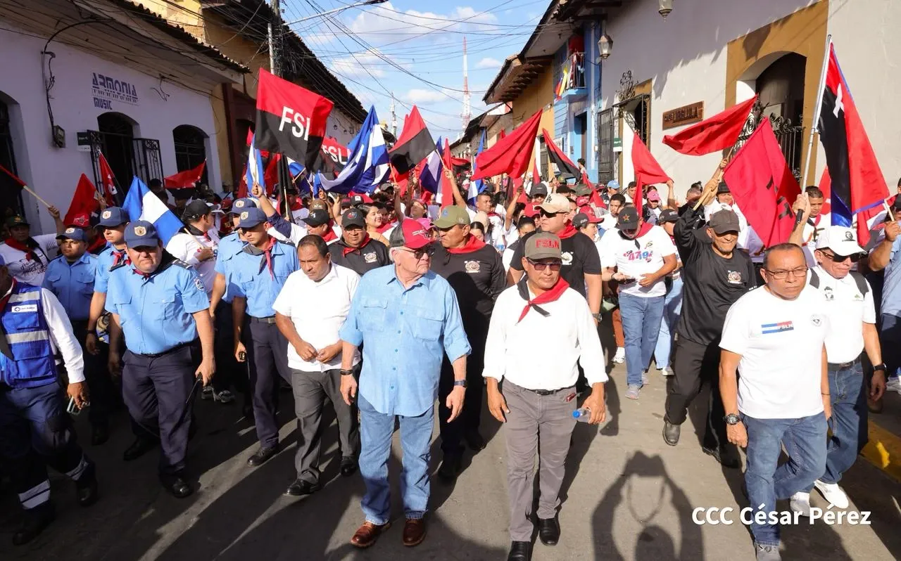 Multitudinaria caminata recuerda la histórica toma del Fortín de Acosasco en León