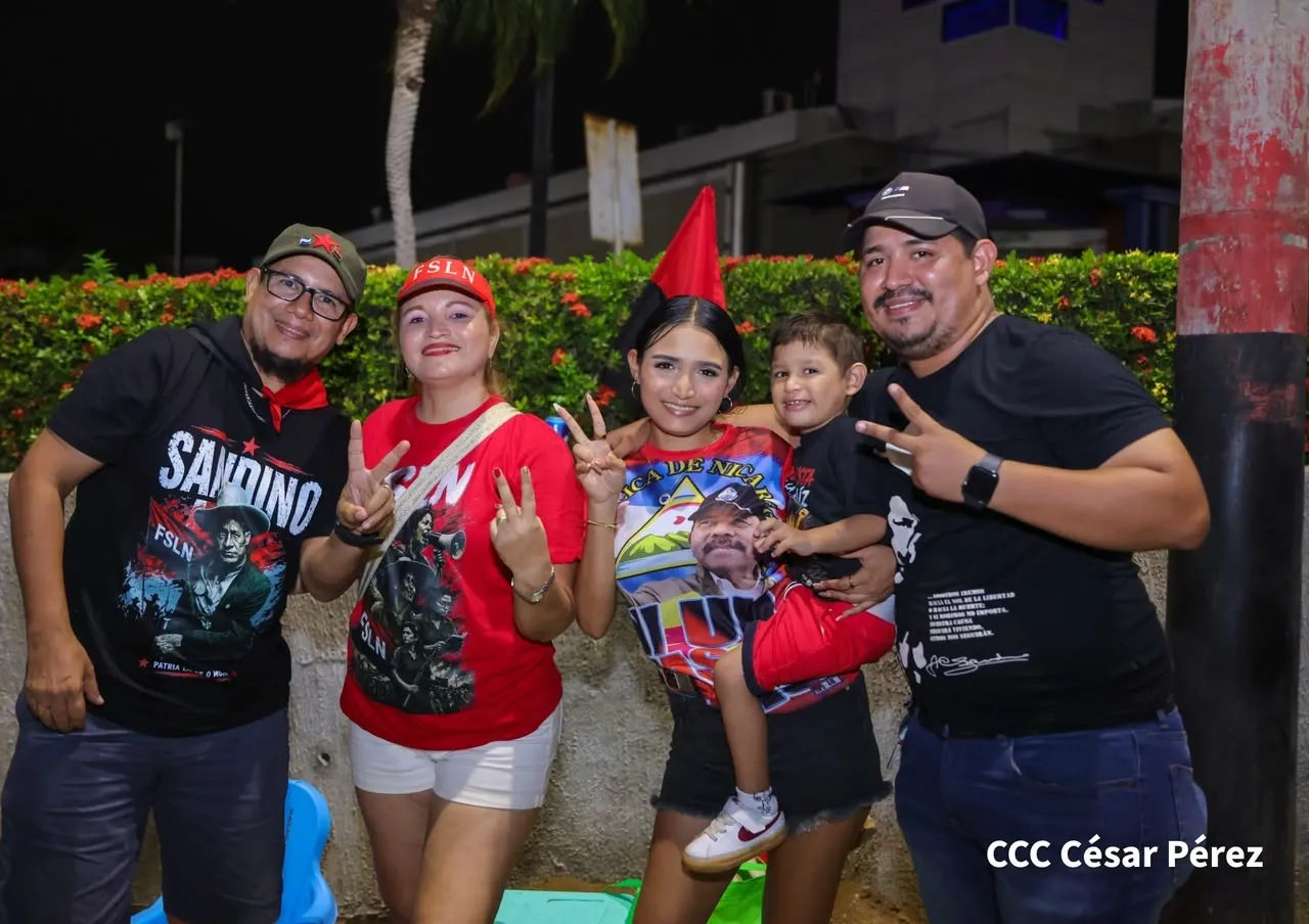 Familias protagonizan vigilias por el 47.° aniversario de la Revolución