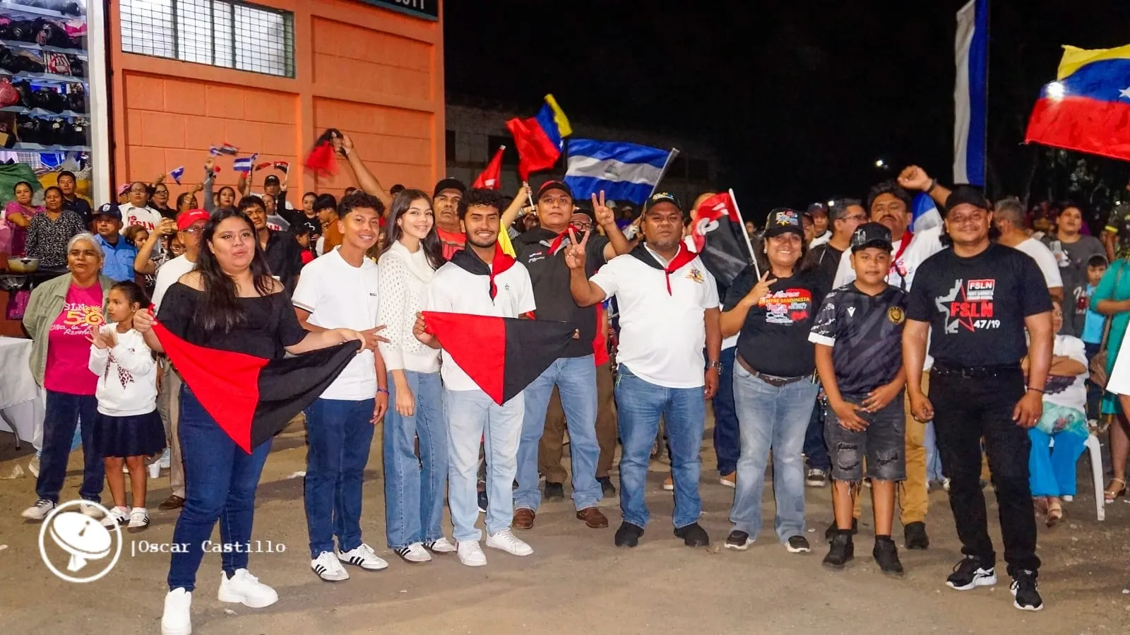 Familias protagonizan vigilias por el 47.° aniversario de la Revolución
